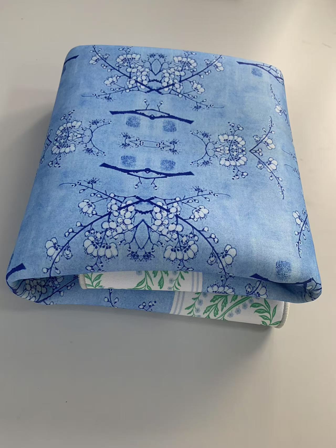 游戲桌墊那種好，橡膠雙面布印刷定制